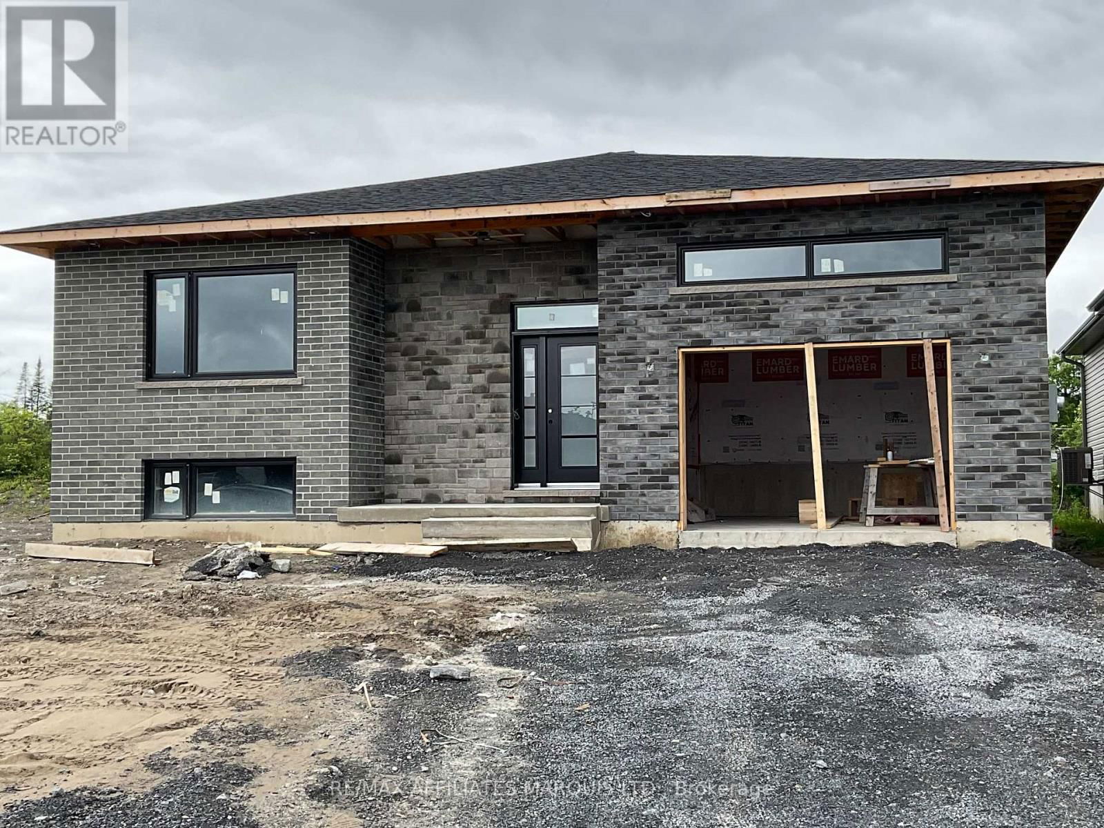 180 EMILY JADE CRESCENT Image 2