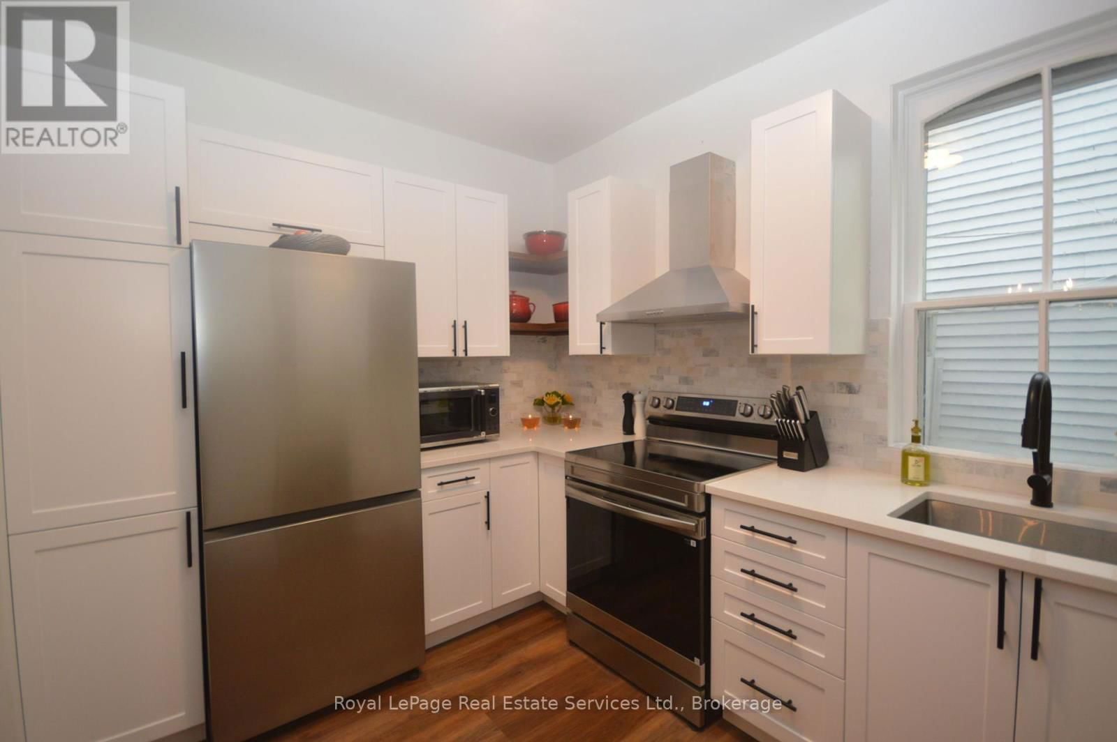 92 ADAM STREET Image 12