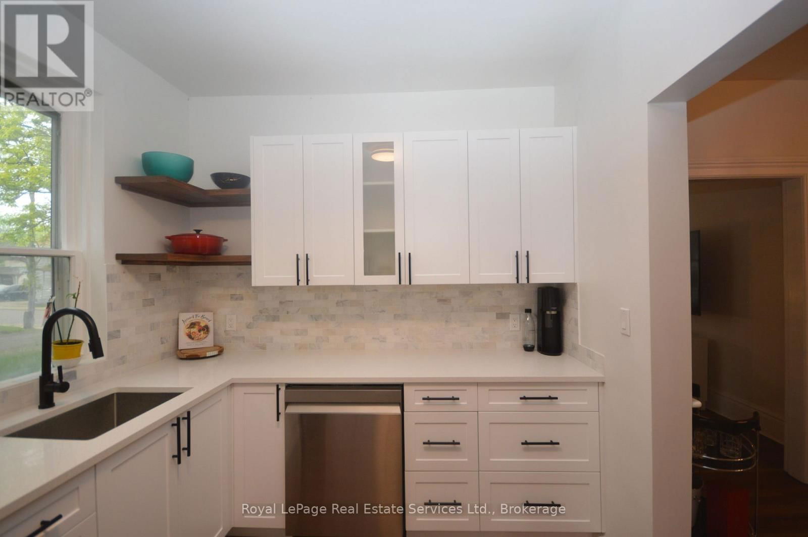 92 ADAM STREET Image 14