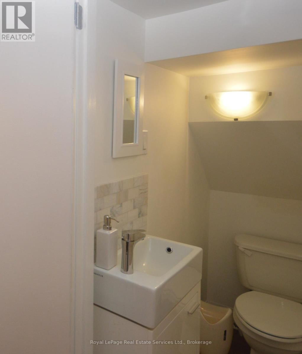 92 ADAM STREET Image 19