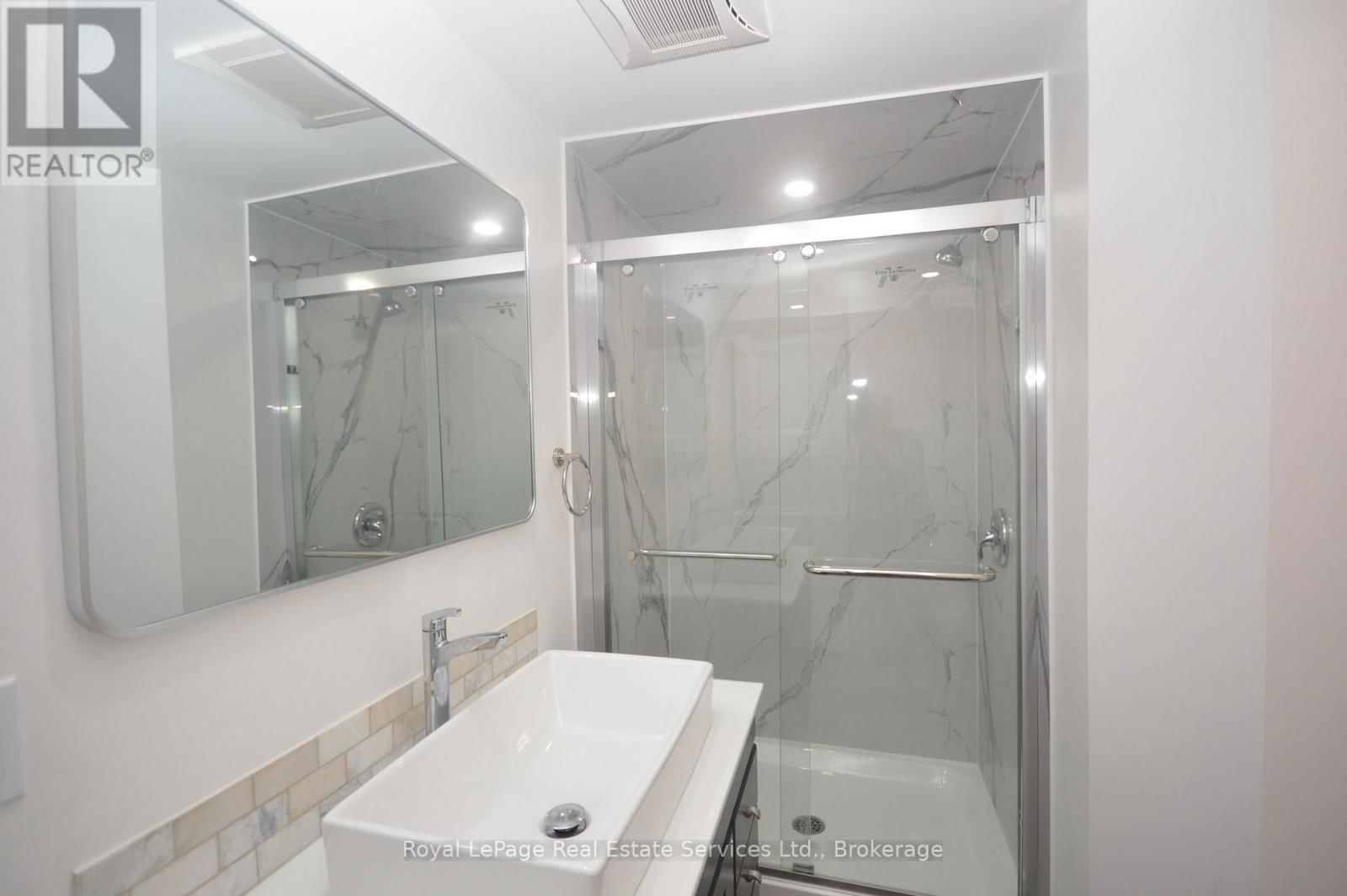 92 ADAM STREET Image 39
