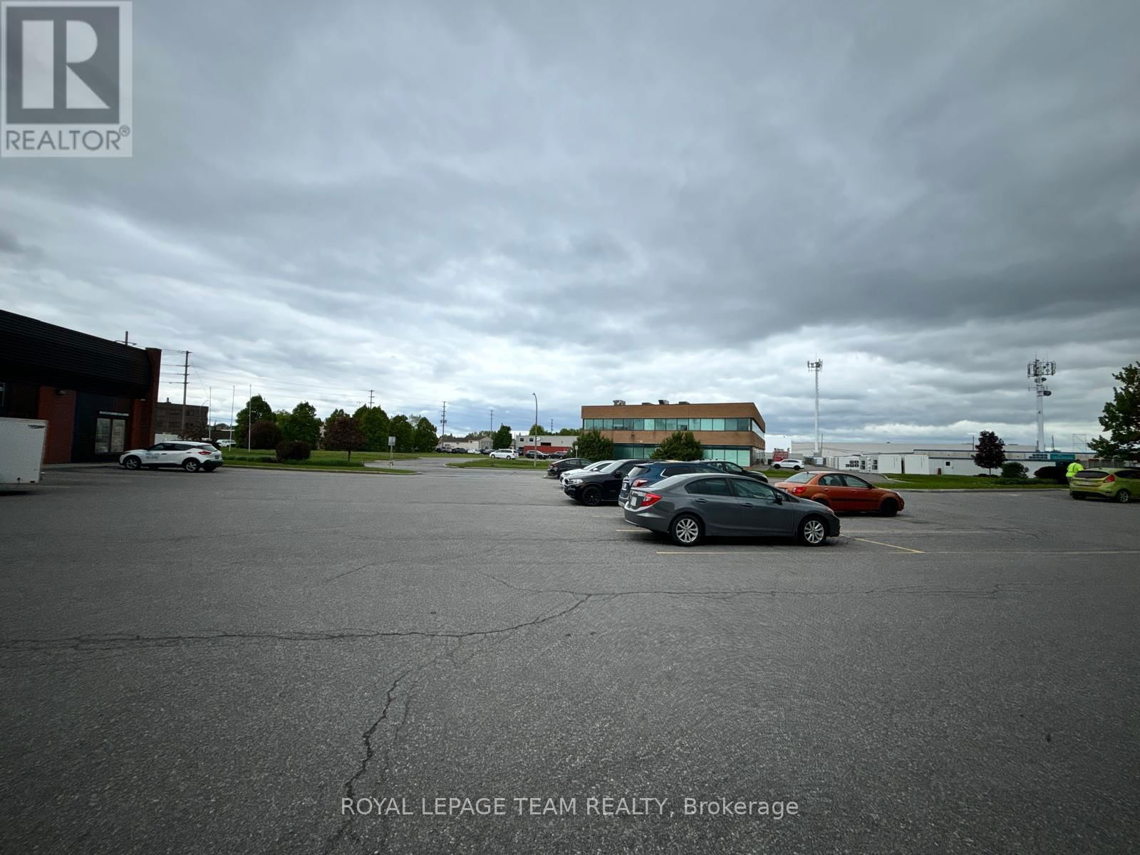 21 - 5330 CANOTEK ROAD Image 11