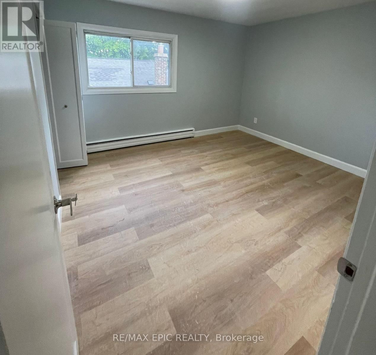 5 - 569 DUFFERIN AVENUE Image 7