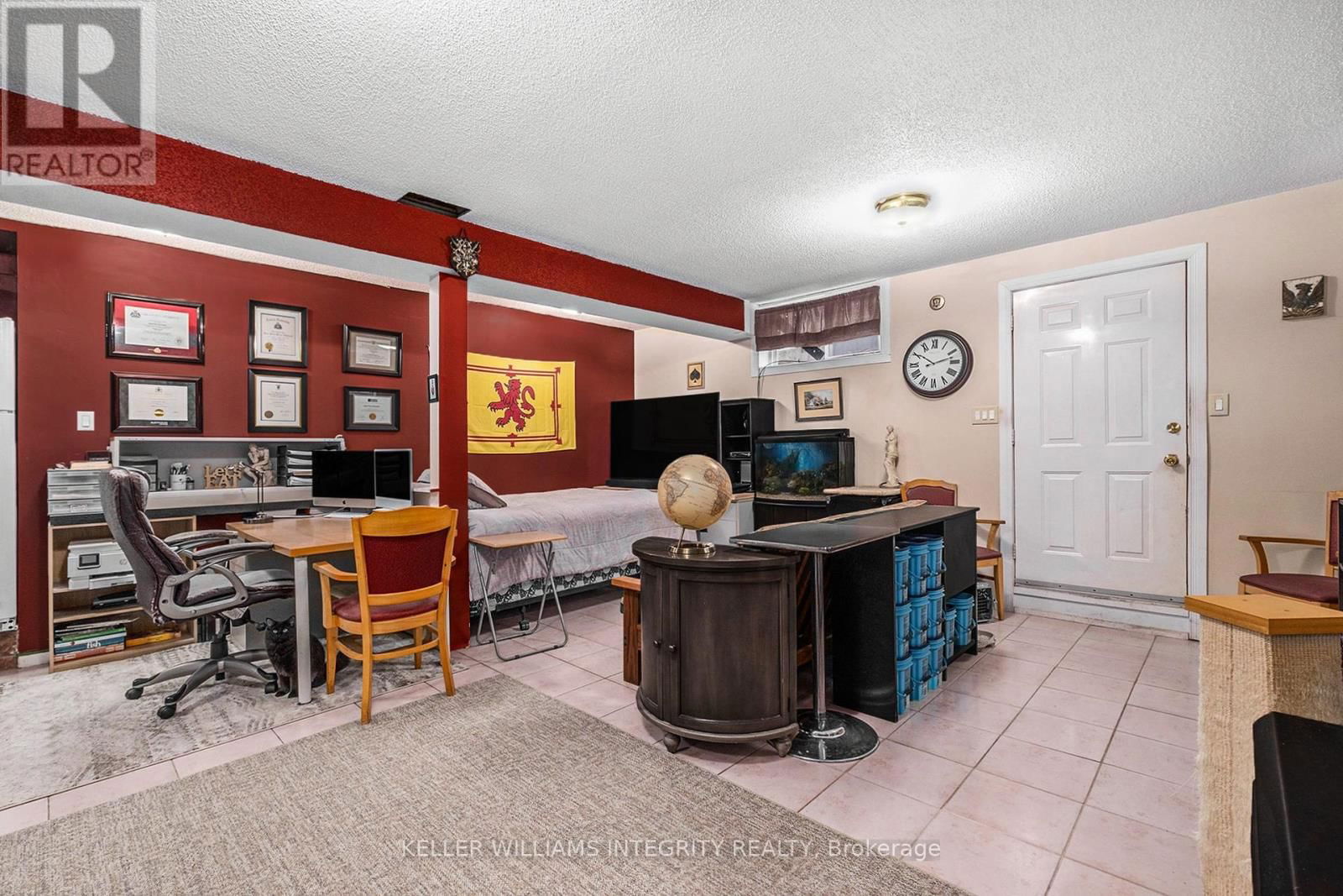 1384 CHATELAIN AVENUE Image 19