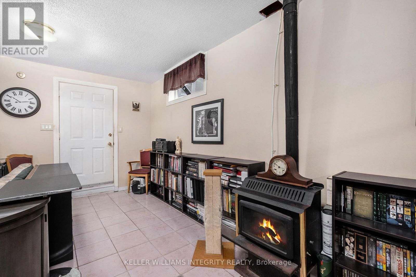 1384 CHATELAIN AVENUE Image 20