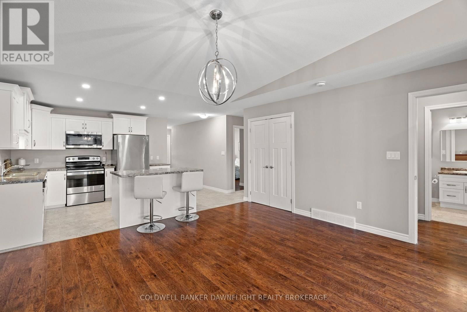 40 DEVON DRIVE Image 23