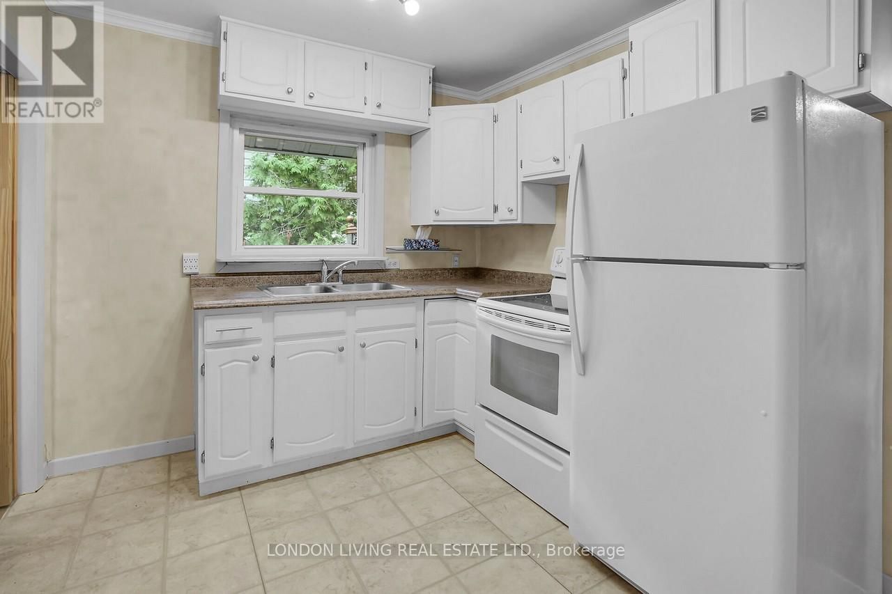 166 SPRINGBANK DRIVE Image 10
