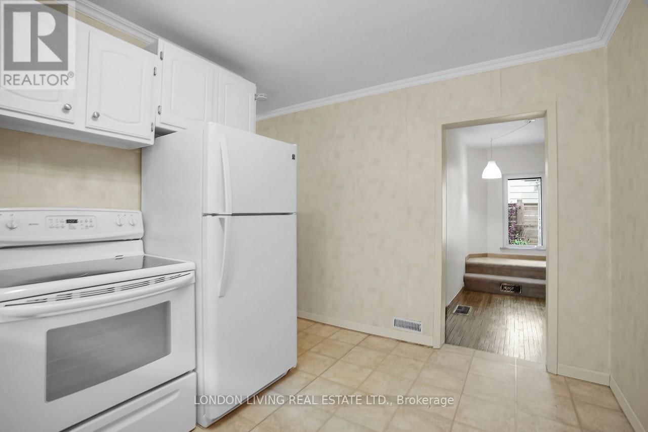 166 SPRINGBANK DRIVE Image 12