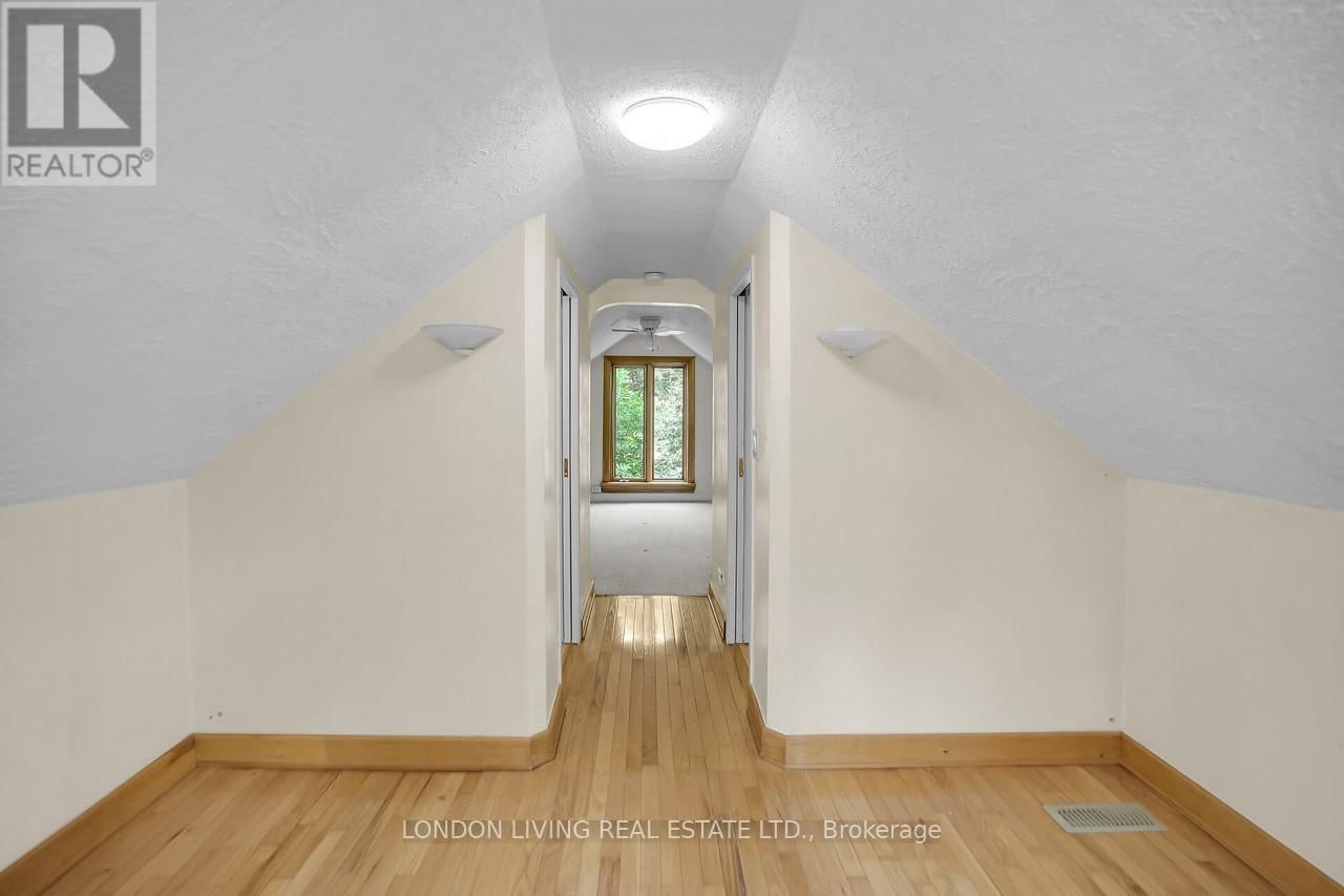 166 SPRINGBANK DRIVE Image 15