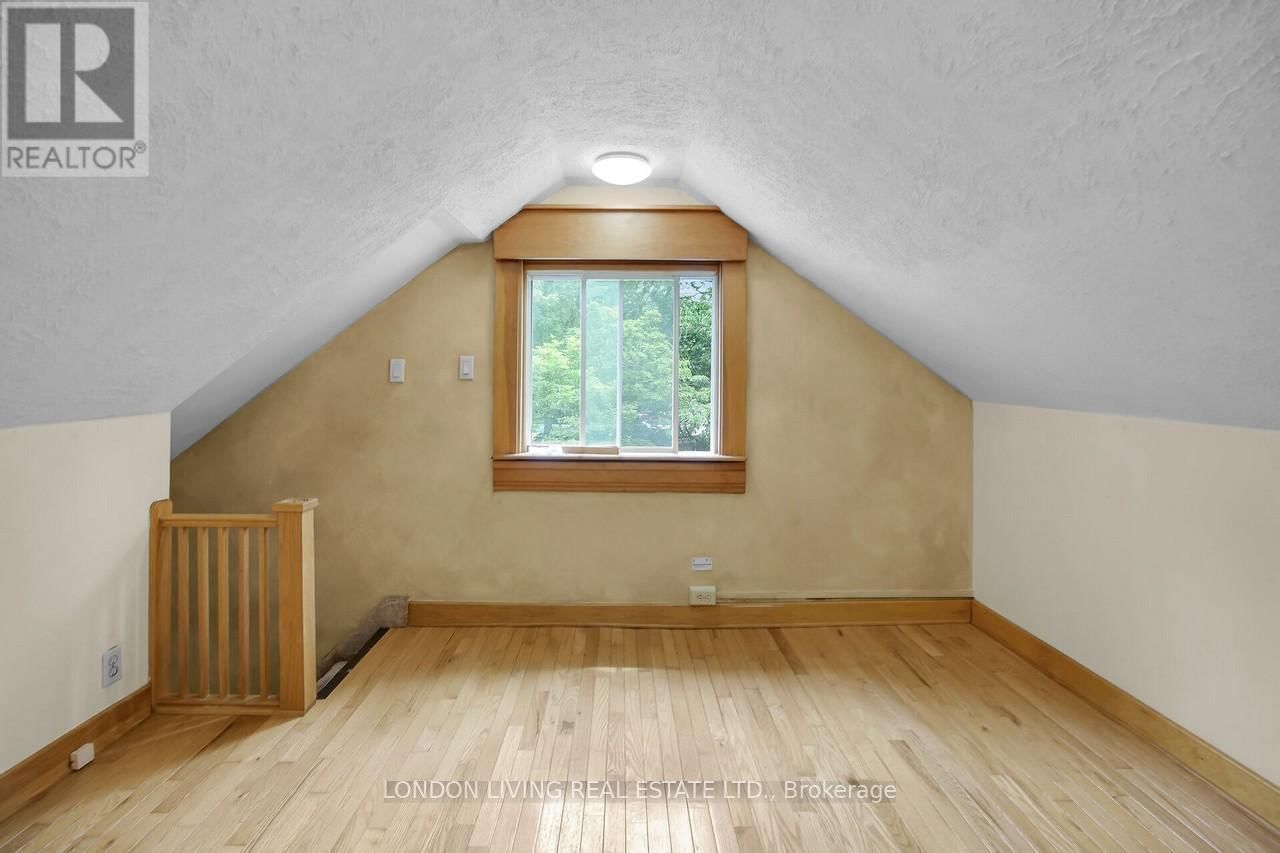 166 SPRINGBANK DRIVE Image 16