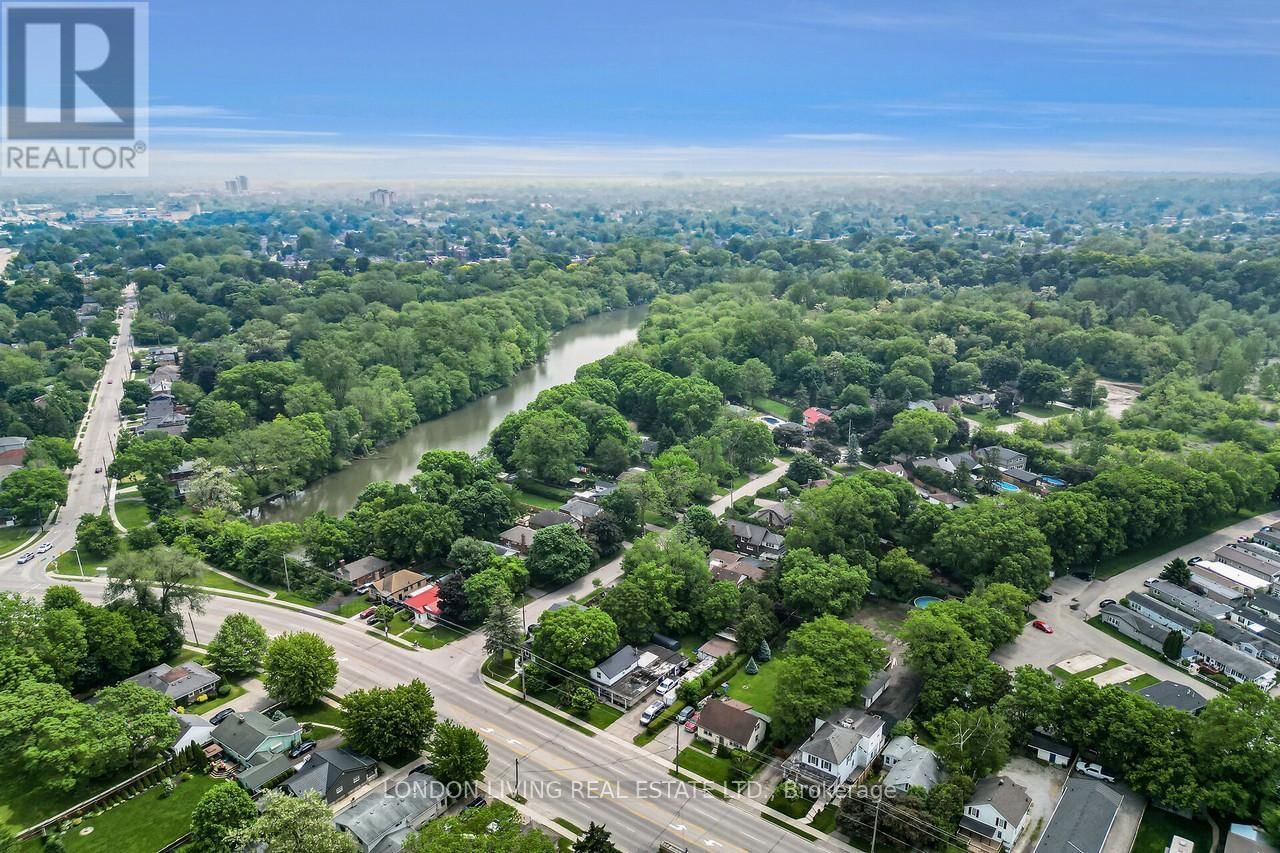 166 SPRINGBANK DRIVE Image 2