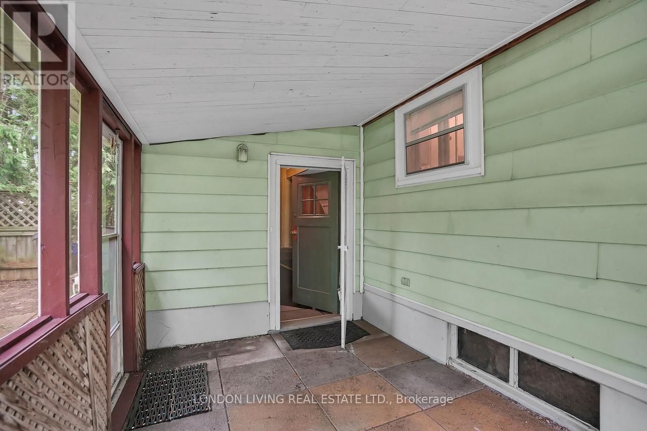 166 SPRINGBANK DRIVE Image 21
