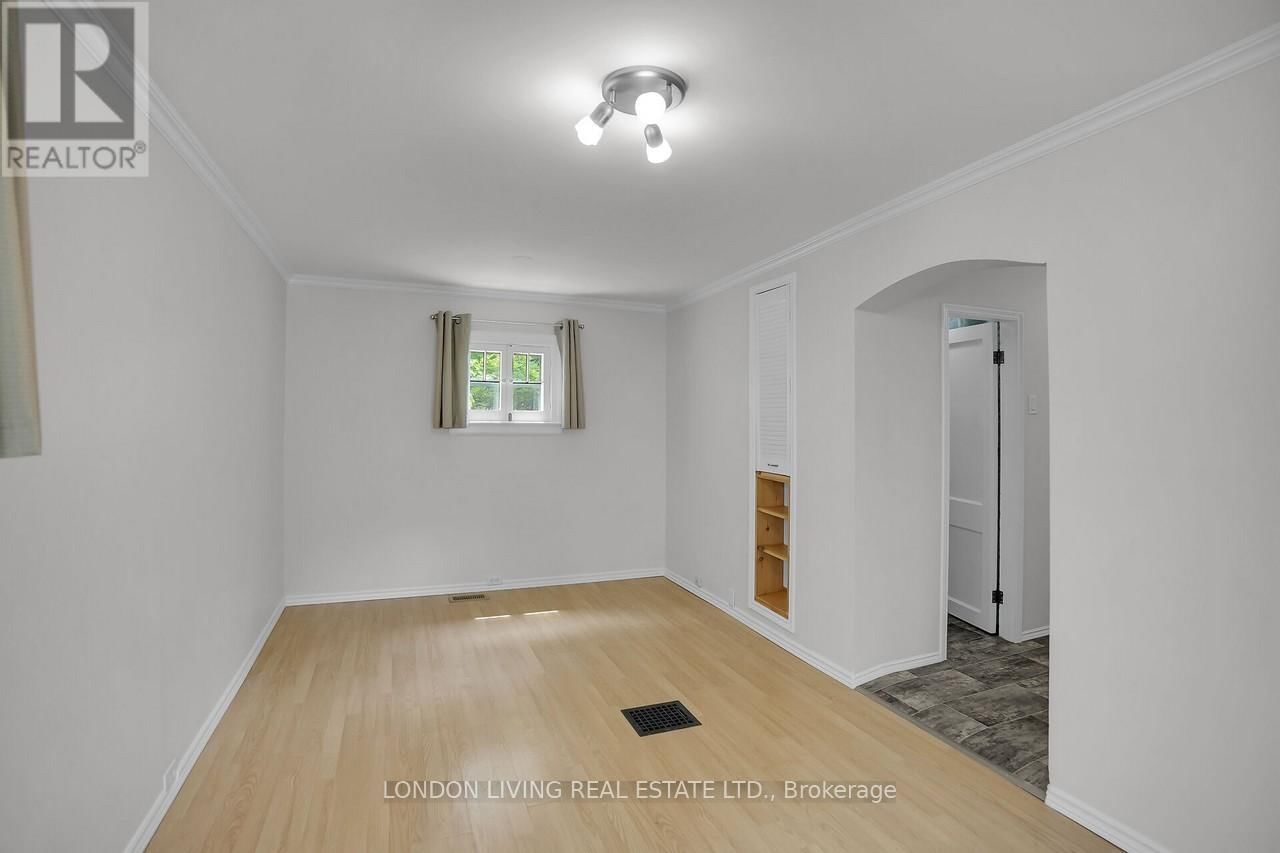 166 SPRINGBANK DRIVE Image 24