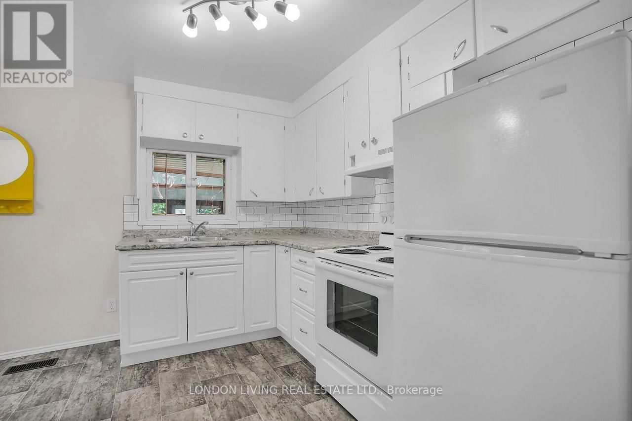 166 SPRINGBANK DRIVE Image 25