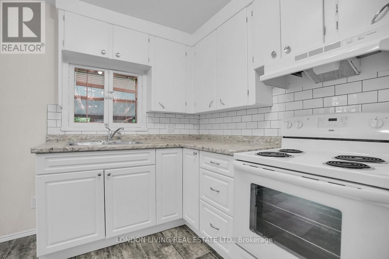 166 SPRINGBANK DRIVE Image 26
