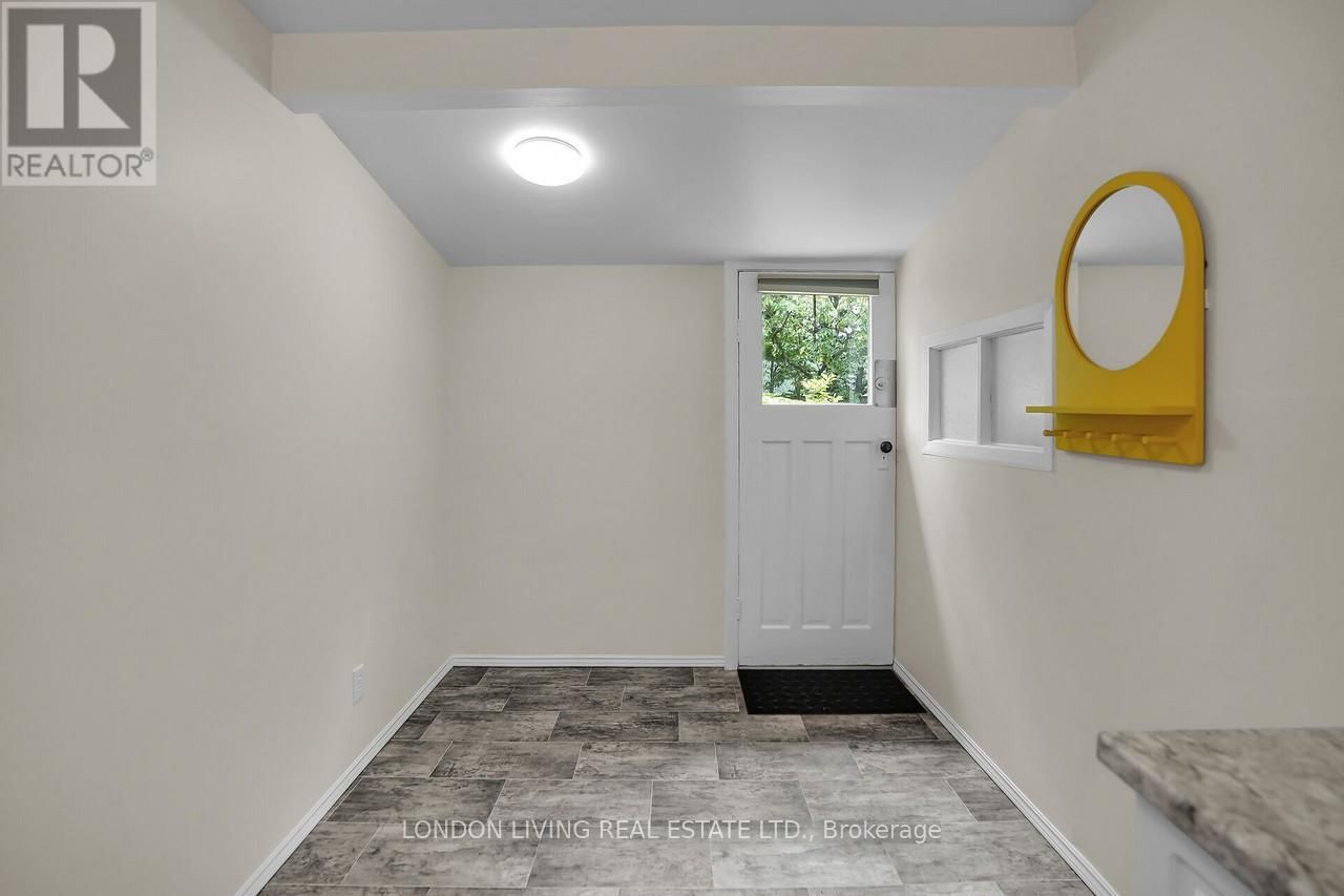 166 SPRINGBANK DRIVE Image 27