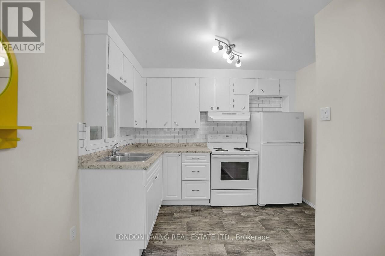 166 SPRINGBANK DRIVE Image 28