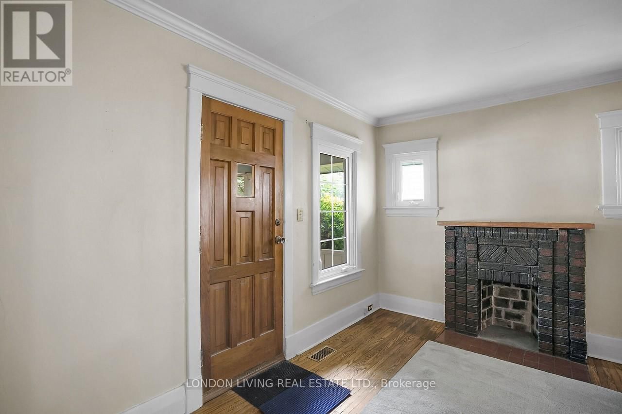166 SPRINGBANK DRIVE Image 4