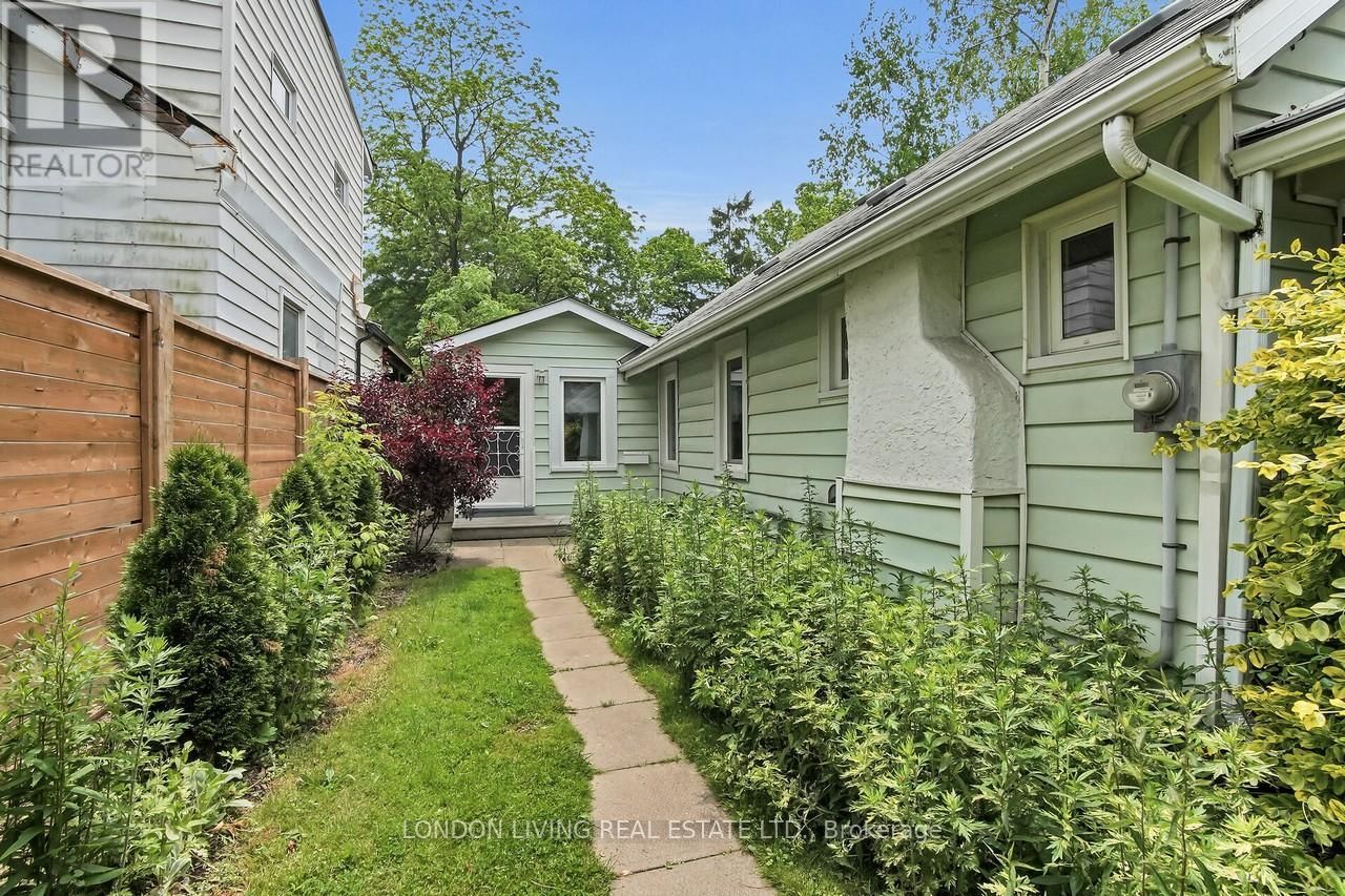 166 SPRINGBANK DRIVE Image 42