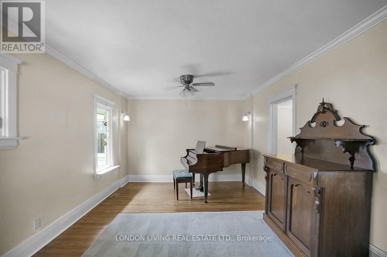 166 SPRINGBANK DRIVE Image 5
