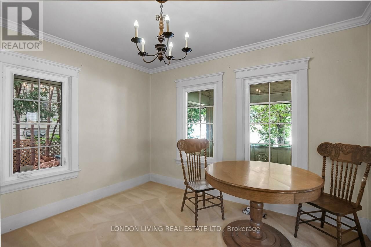166 SPRINGBANK DRIVE Image 9
