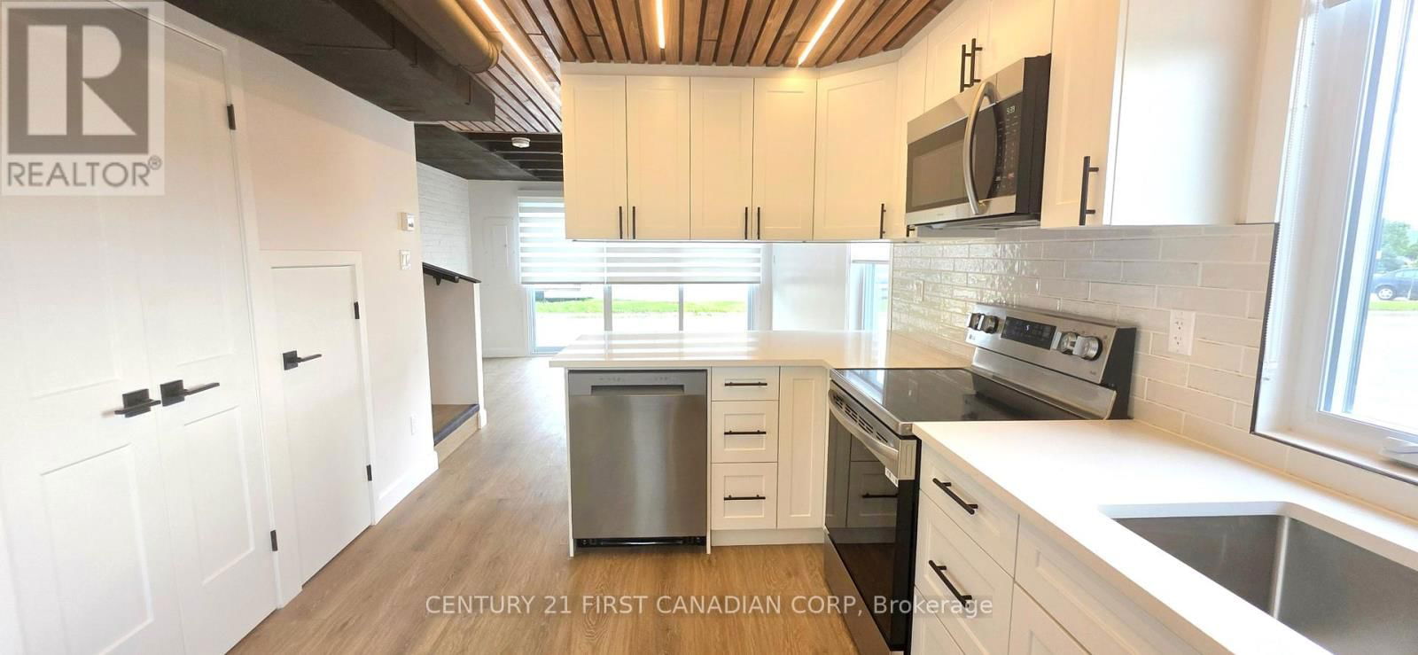 3 - 857 DUNDAS STREET Image 1