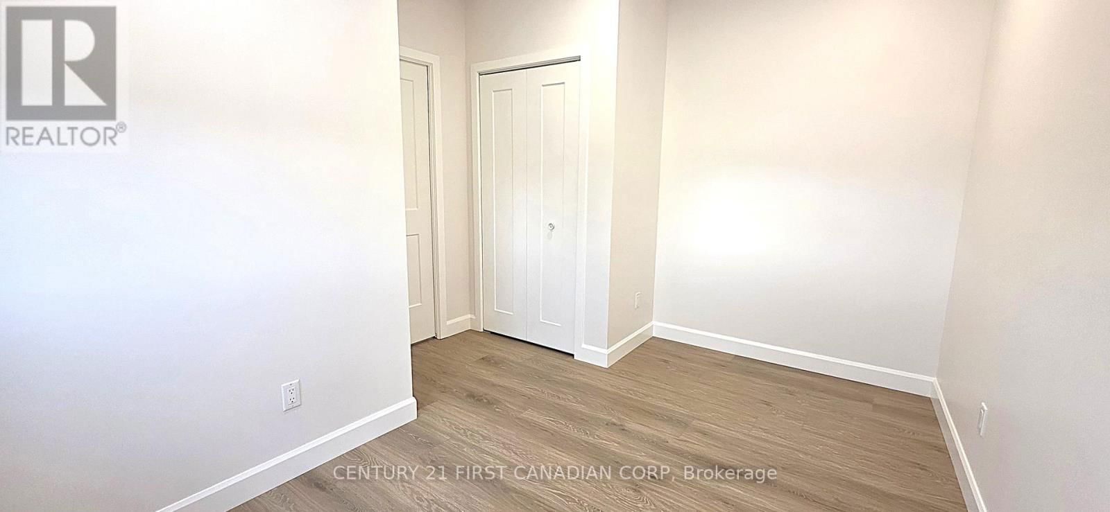 3 - 857 DUNDAS STREET Image 12