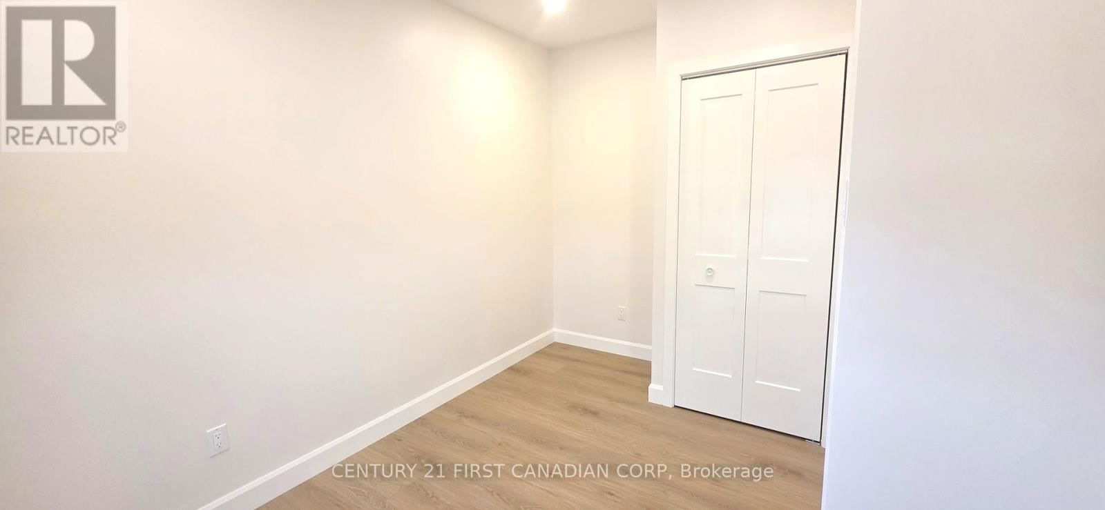 3 - 857 DUNDAS STREET Image 13