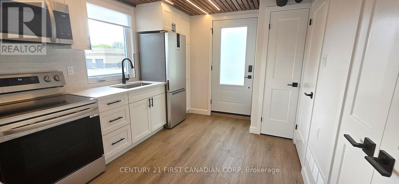 3 - 857 DUNDAS STREET Image 2