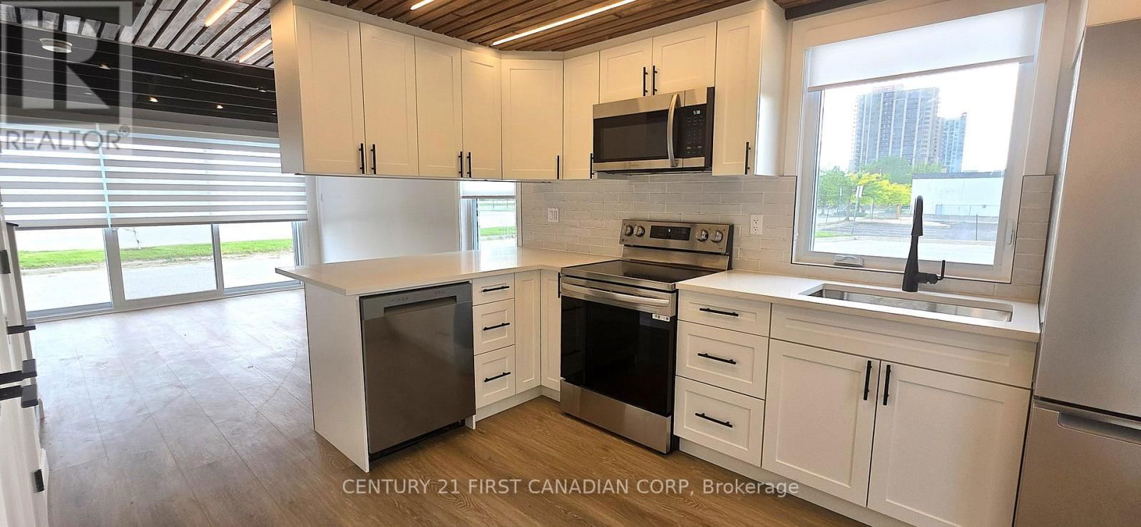 3 - 857 DUNDAS STREET Image 3