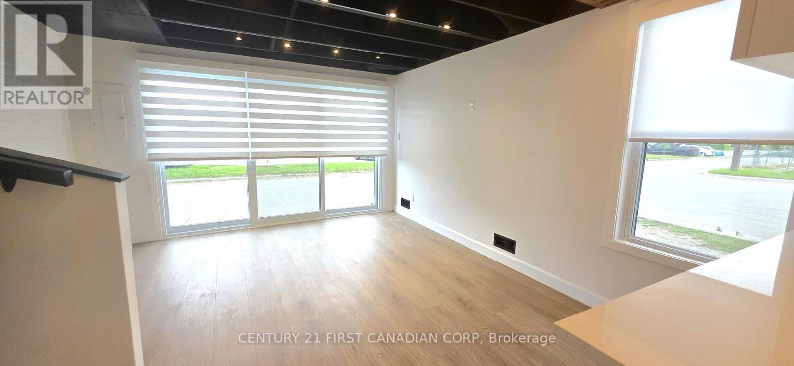 3 - 857 DUNDAS STREET Image 7