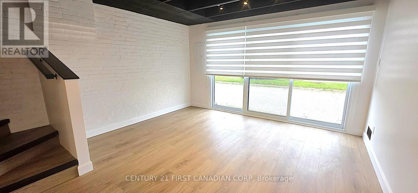 3 - 857 DUNDAS STREET Image 8