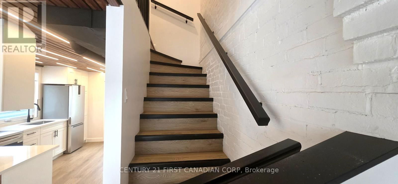 3 - 857 DUNDAS STREET Image 9
