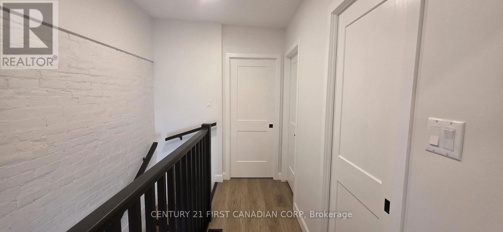 4 - 857 DUNDAS STREET Image 15