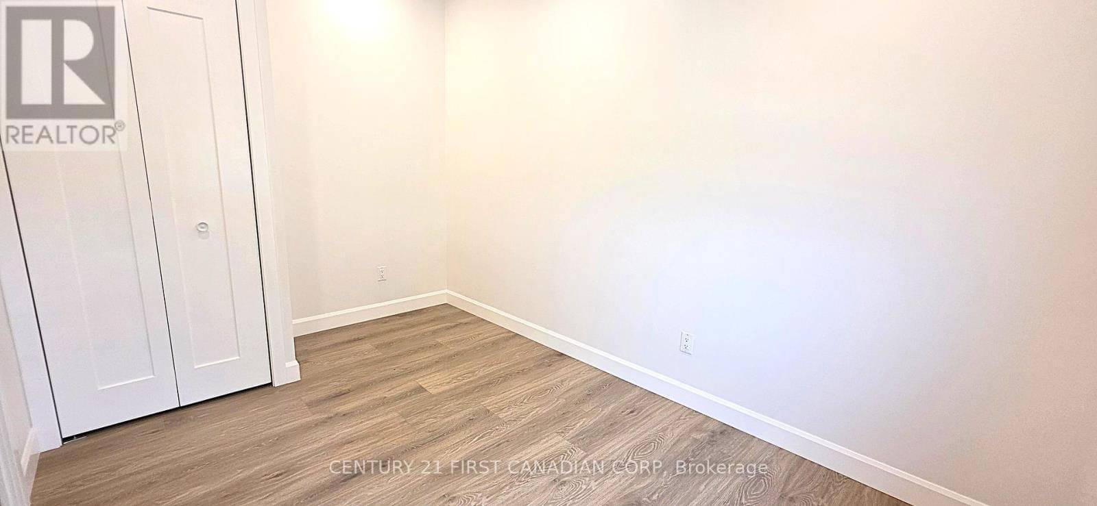 4 - 857 DUNDAS STREET Image 16