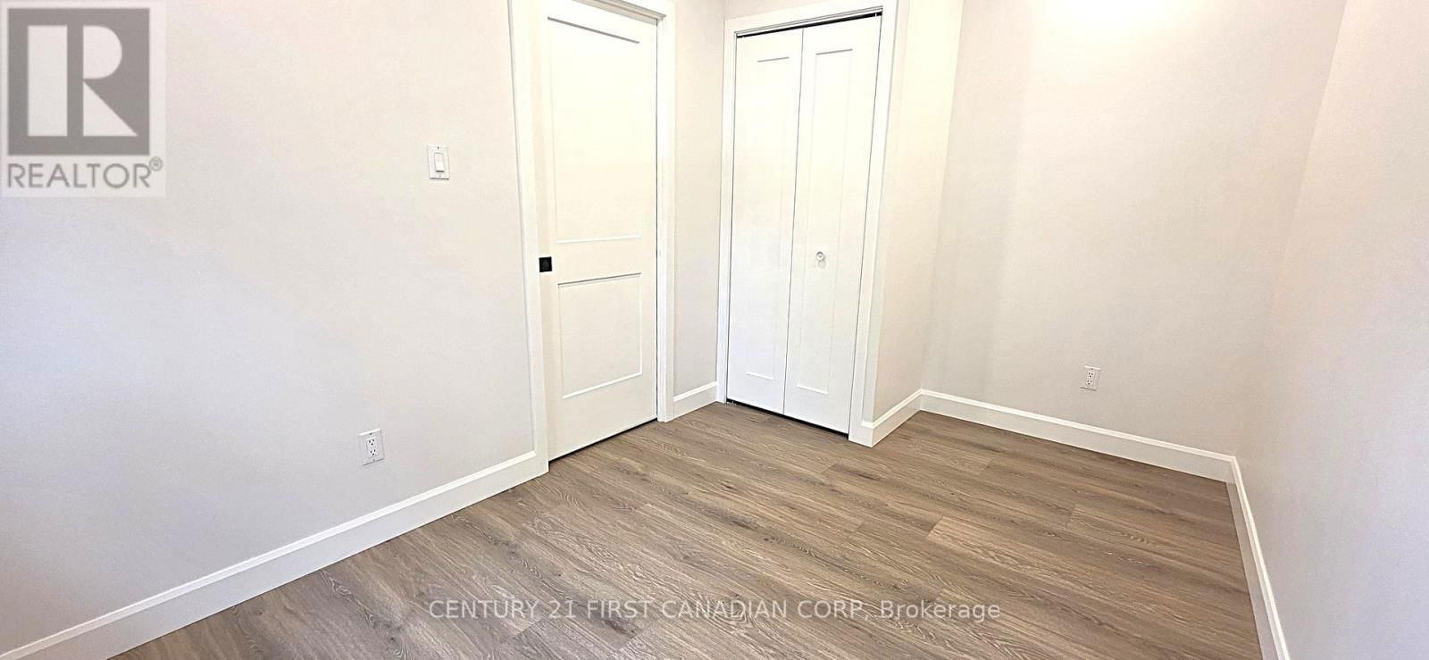 4 - 857 DUNDAS STREET Image 17