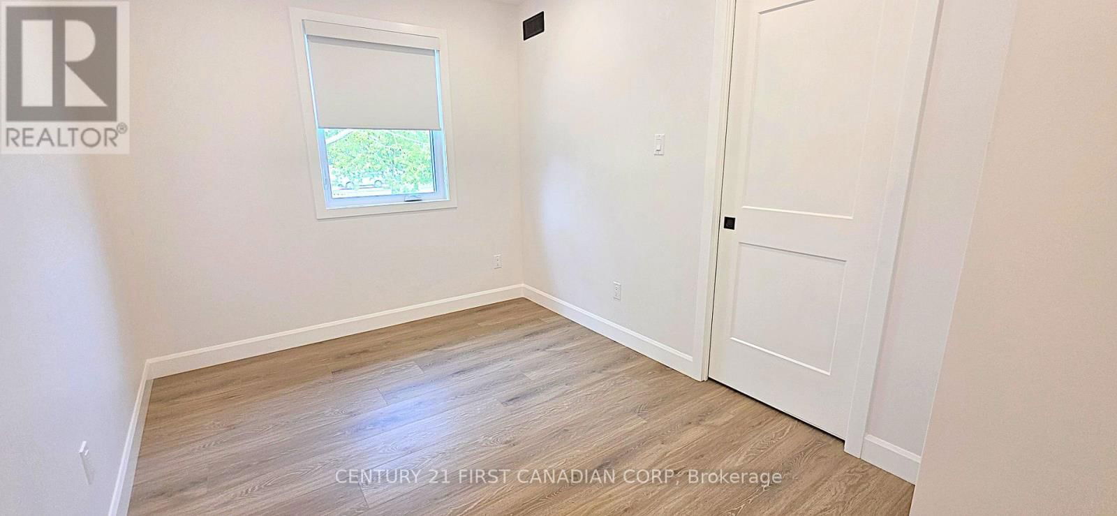 4 - 857 DUNDAS STREET Image 18