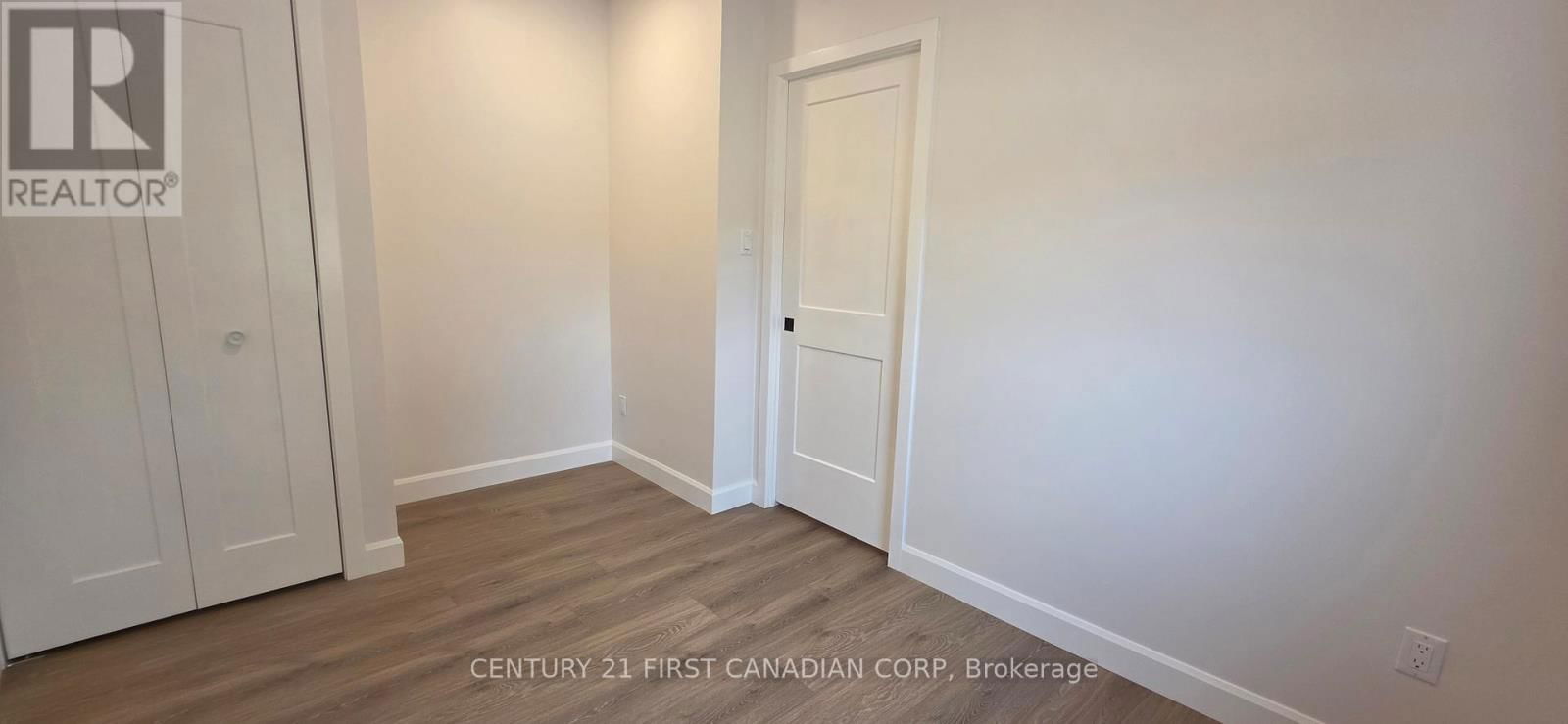 4 - 857 DUNDAS STREET Image 19