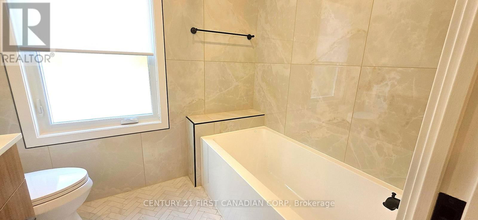 4 - 857 DUNDAS STREET Image 22