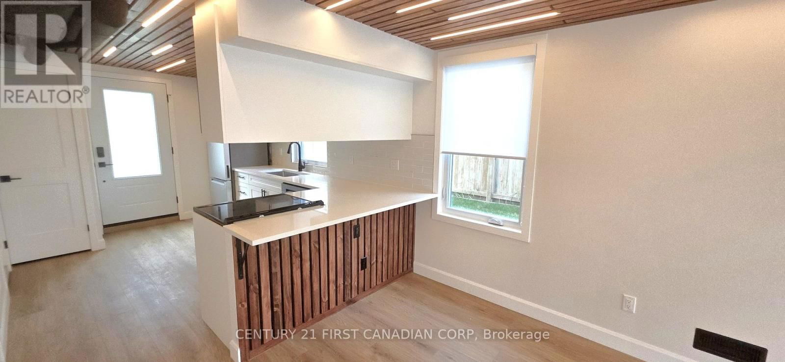 4 - 857 DUNDAS STREET Image 6