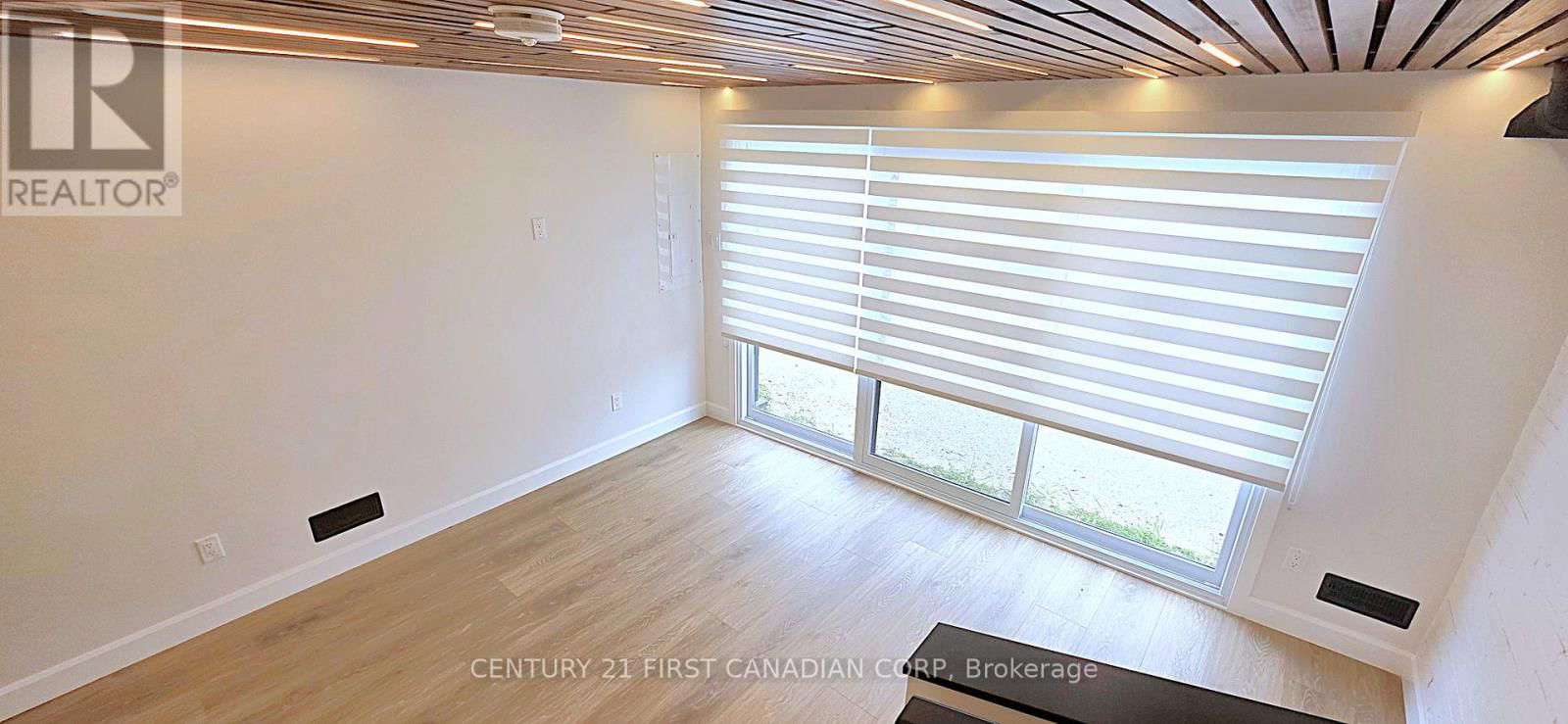 4 - 857 DUNDAS STREET Image 9