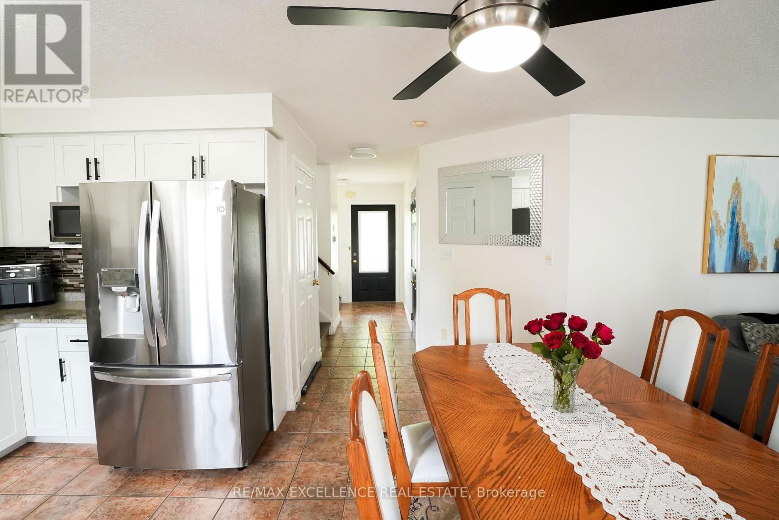 274 WATSON PARKWAY NORTH Image 12