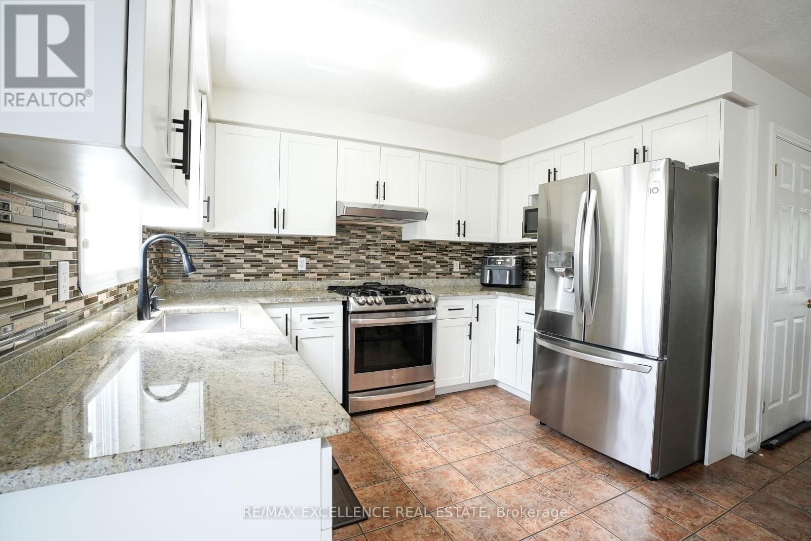 274 WATSON PARKWAY NORTH Image 13