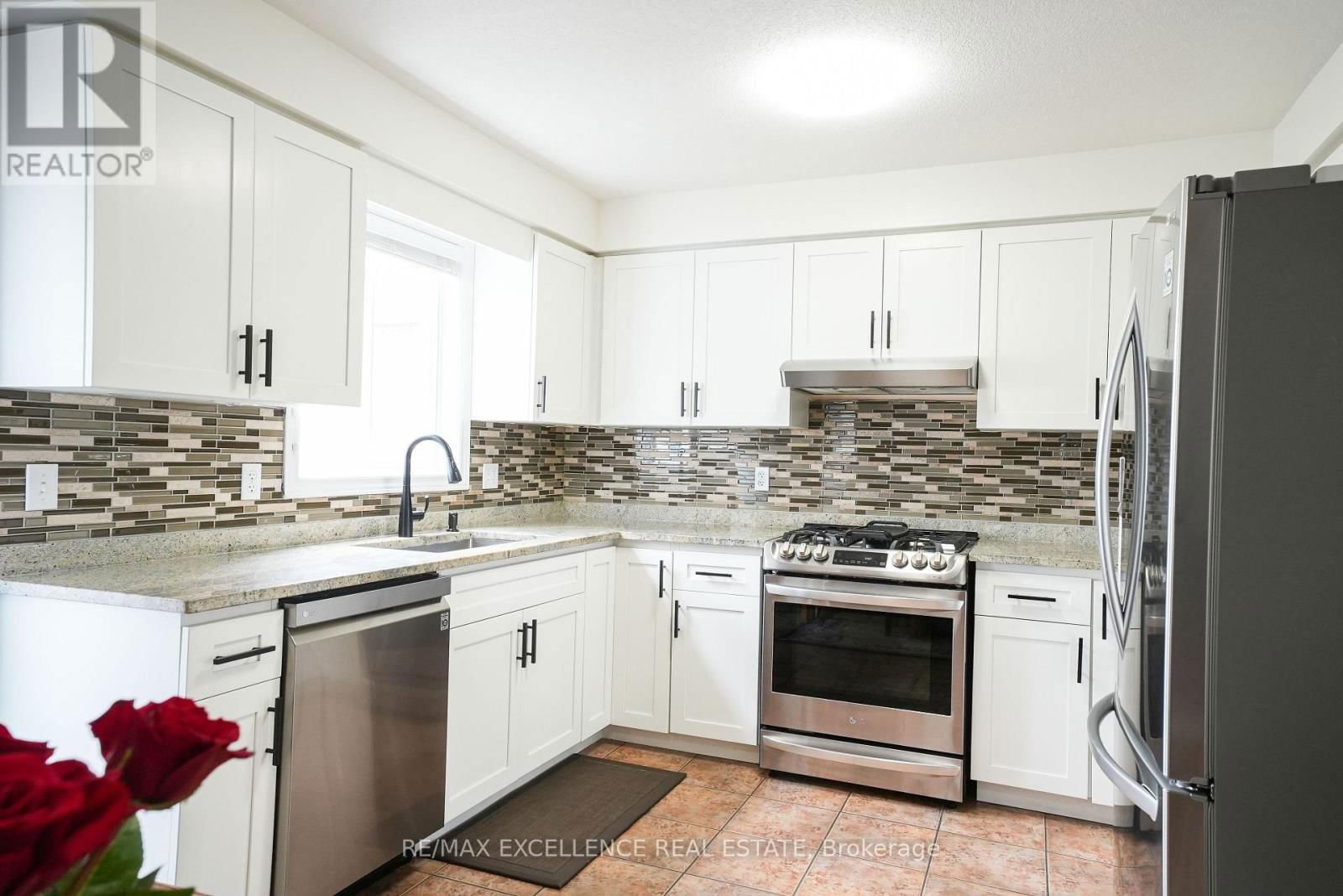 274 WATSON PARKWAY NORTH Image 15