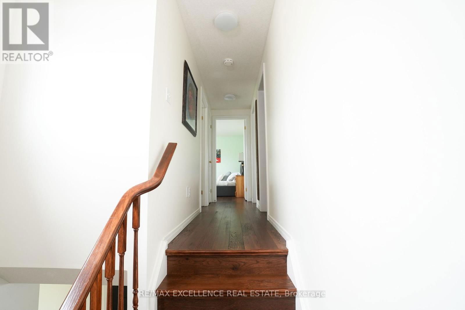 274 WATSON PARKWAY NORTH Image 18