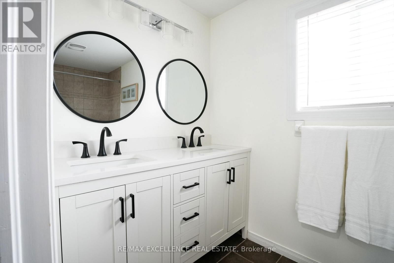 274 WATSON PARKWAY NORTH Image 25