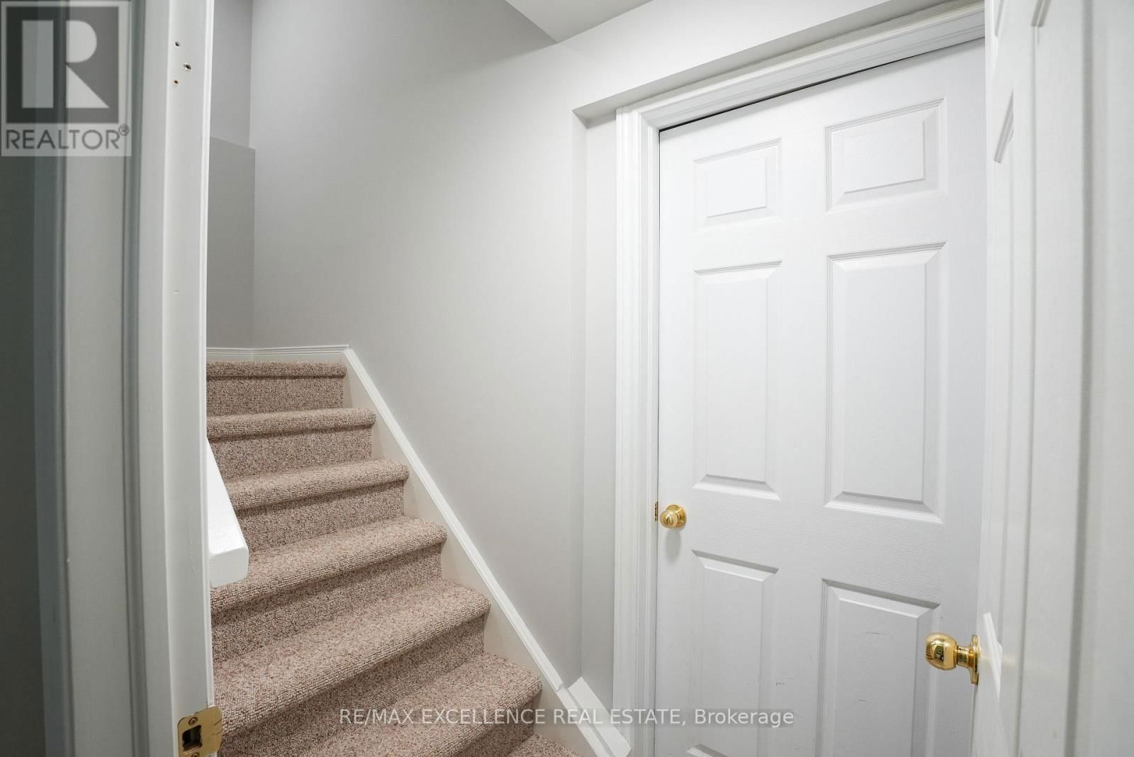 274 WATSON PARKWAY NORTH Image 34