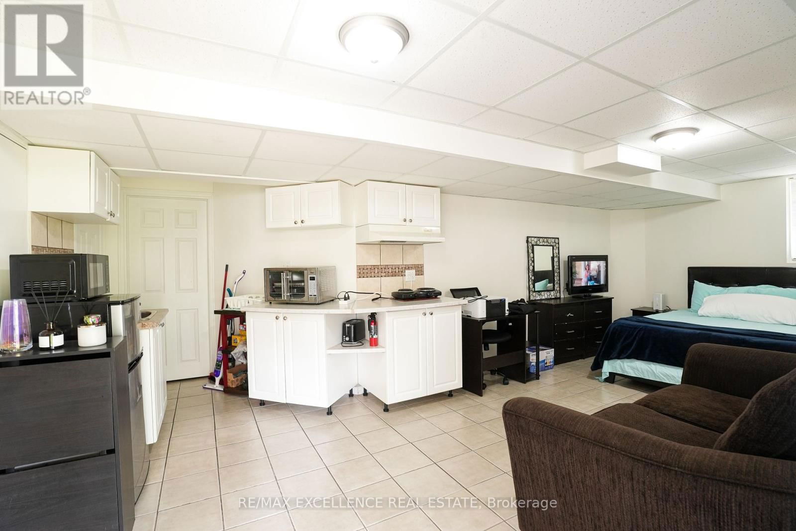274 WATSON PARKWAY NORTH Image 39