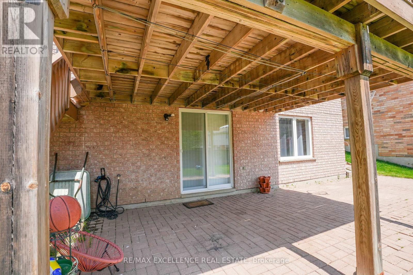 274 WATSON PARKWAY NORTH Image 46