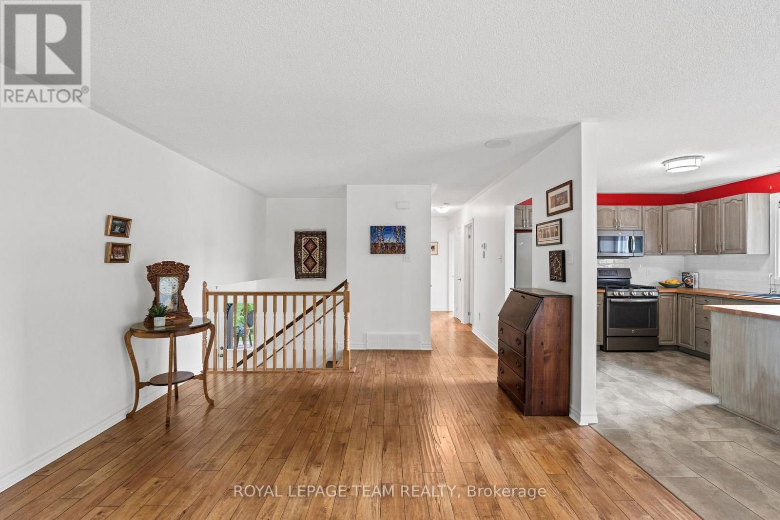 105 CAMPBELL STREET Image 13